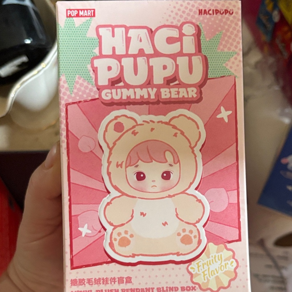 Pop mart hacipupu Gummy Bear Plush - Cream and Pink